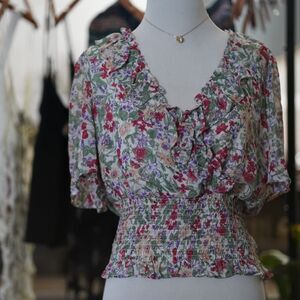 ASTR The Label Ivory Coral Multi Floral Flutter Sleeve Crop Top - L